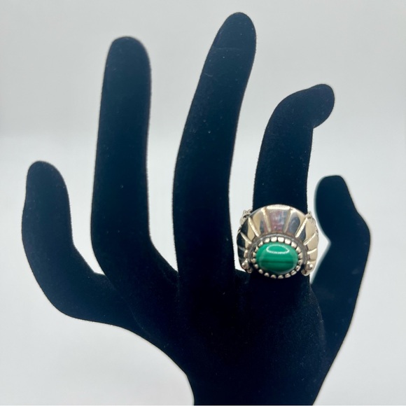 Artisan Jewelry - Vintage Sterling Silver Green Onyx Statement Ring Size 5 Southwestern